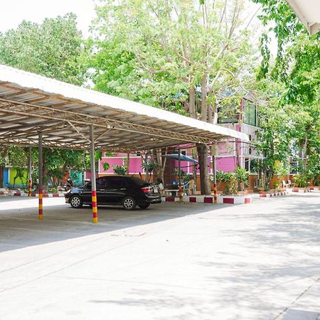 Rak Kun Resort 2 Nakhon Sawan Exterior photo