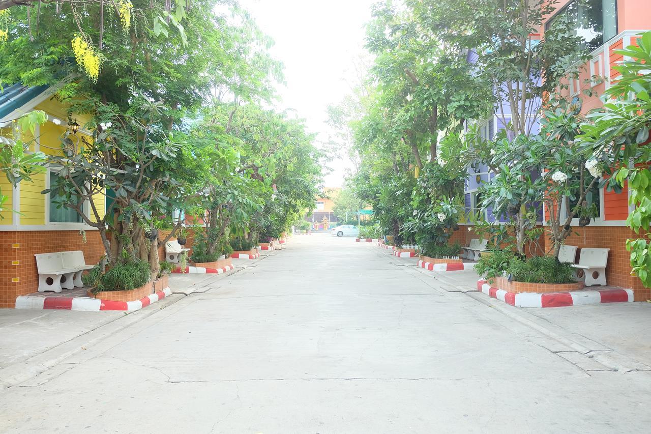 Rak Kun Resort 2 Nakhon Sawan Exterior photo