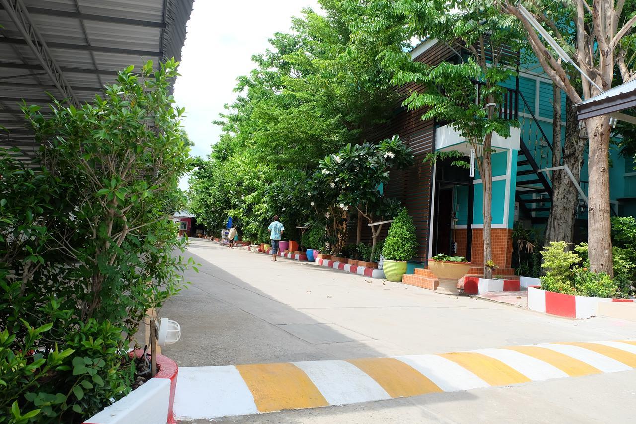 Rak Kun Resort 2 Nakhon Sawan Exterior photo